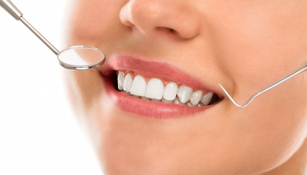 تبلیغات کلینیک دندانپزشکی و تصویر دندان